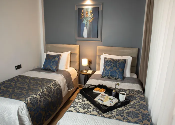 Фото 12 Rooms Hotel Koseilyas